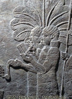 1023-2 Assyrian scribes