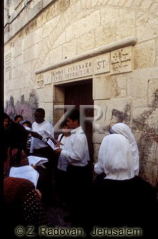 1127-3 Via Dolorosa St V