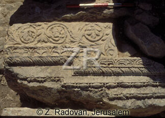 1327-1 Temple carvings