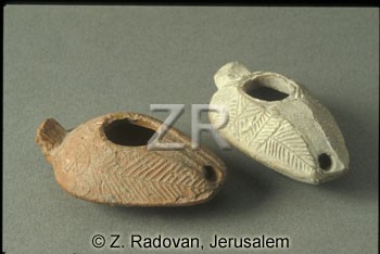 1328-1 Arabic per.-oil lamp