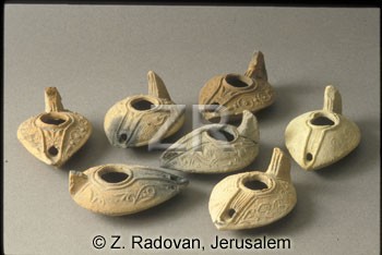 1328-5 Arabic per.-oil lamp