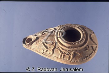 1328-8 Arabic per.-oil lamp