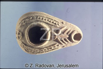 1383-1 Early moslem oillamp