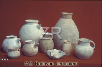 1479-3 cnaanite pottery