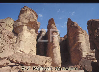 1801-1 Solomon's pillars