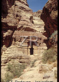 1808-1 Petra Nabatean tombs