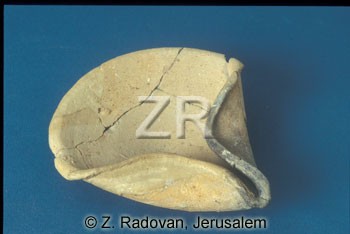 1940-4 Israelite oil lam-01