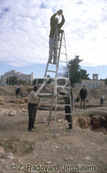 1942-3 Archeological photo
