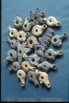 2227-2 Helenistic oil lamps