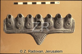 2294 Helenistic oil lamp