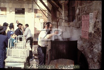 2330-1Pessah preparations