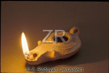 2641-1 Herodian oil lamp