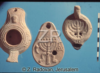 2698 Roman Jewish oil lamps