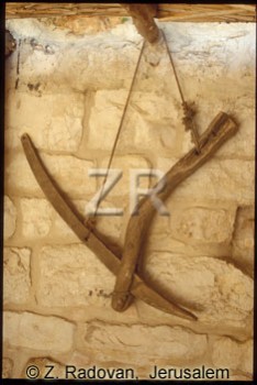 2773 Wooden plow