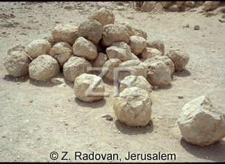 2820-1 Balistra stones