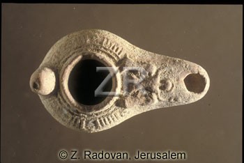 2944 Daniel oil lamp