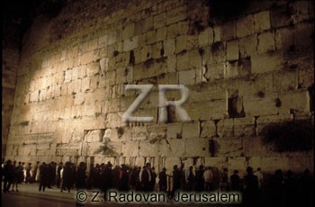 3363-1 Western Wall at nig