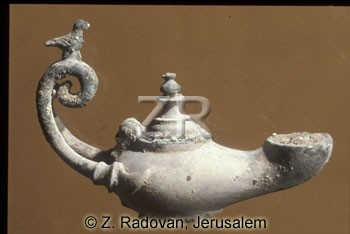 3522 Late Roman oil lamp