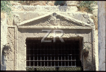 4017-2 Jehoshafat's cave