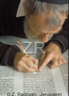 405-15 Torah scribe