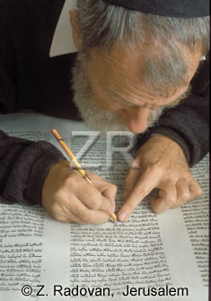 405-15 Torah scribe