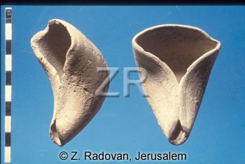 4344 Helenistic oil lamps