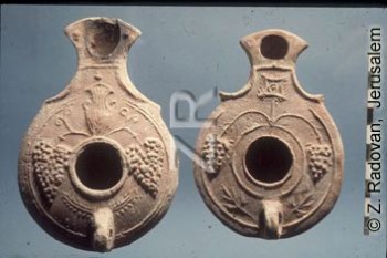 4351-10 Herodian oil lamp