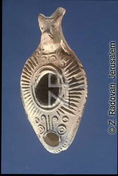 4352-4 Helenistic oil lamp
