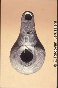 4352 Helenistic oil lamp