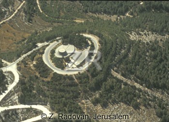 4541-2 Kenedy memorial