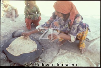 467-2 Baking bread