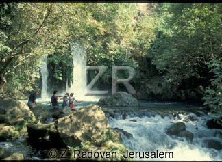 4677-2 Banias waterfall