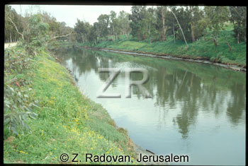 4925-4 Yarkon river
