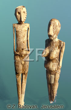 500-2 Chalcolithic figurine