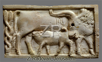 5331-1 Phoenician ivory