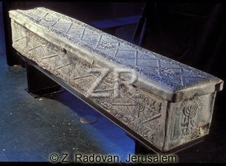554-1 Jewish sarcophag