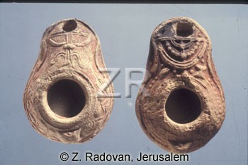 555-8 Jewish oil lamp