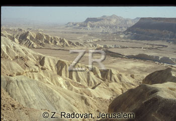 690-3 The desert of Zin