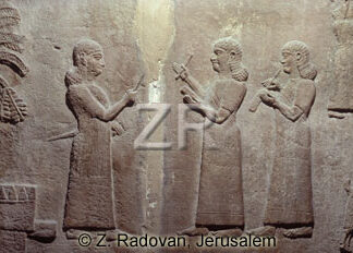 1023-7 Assyrian scribes