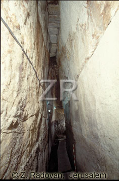 1398-1 Western Wall tunnel