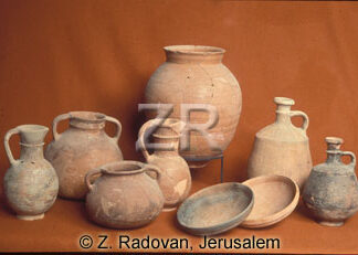 1479-2 cnaanite pottery