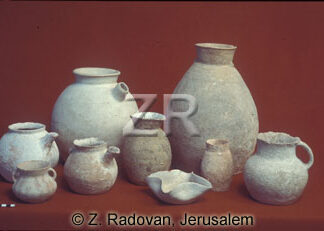 1479-3 cnaanite pottery