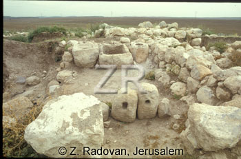 1586-1 Ekron excavations