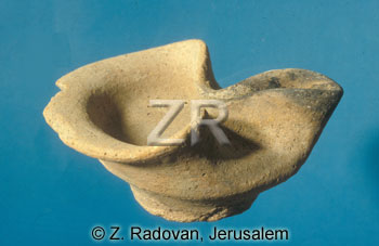 1940-4 Israelite oil lamp