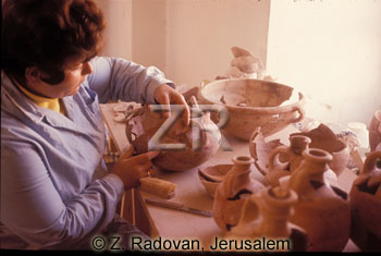 1944-2 Pottery restoration