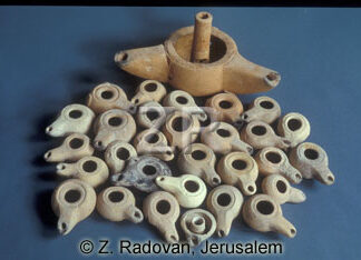 2227-1 Helenistic oil lamps