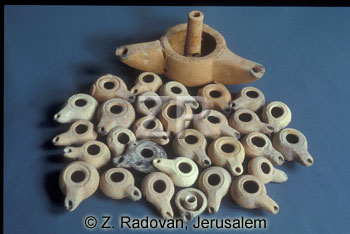 2227-1 Helenistic oil lamps