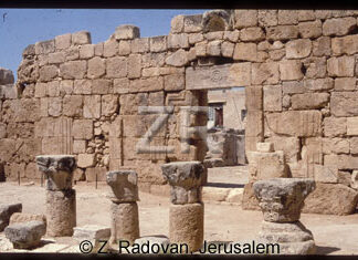 2267-6 Eshtamoa synagogue