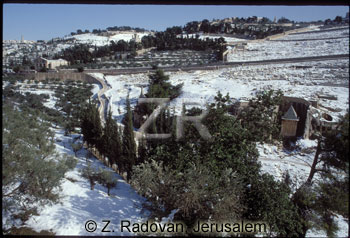 2458-2 Kidron valley