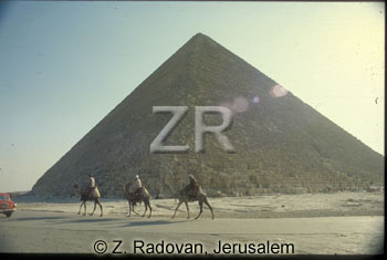 2561-4 Giza piramids